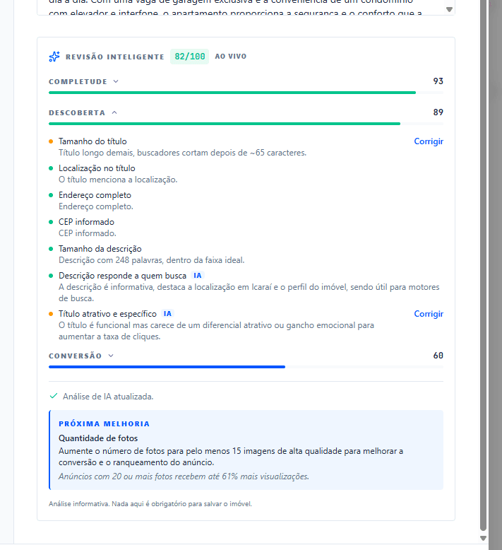 Painel da revisão inteligente com as verificações de IA e o botão Corrigir
